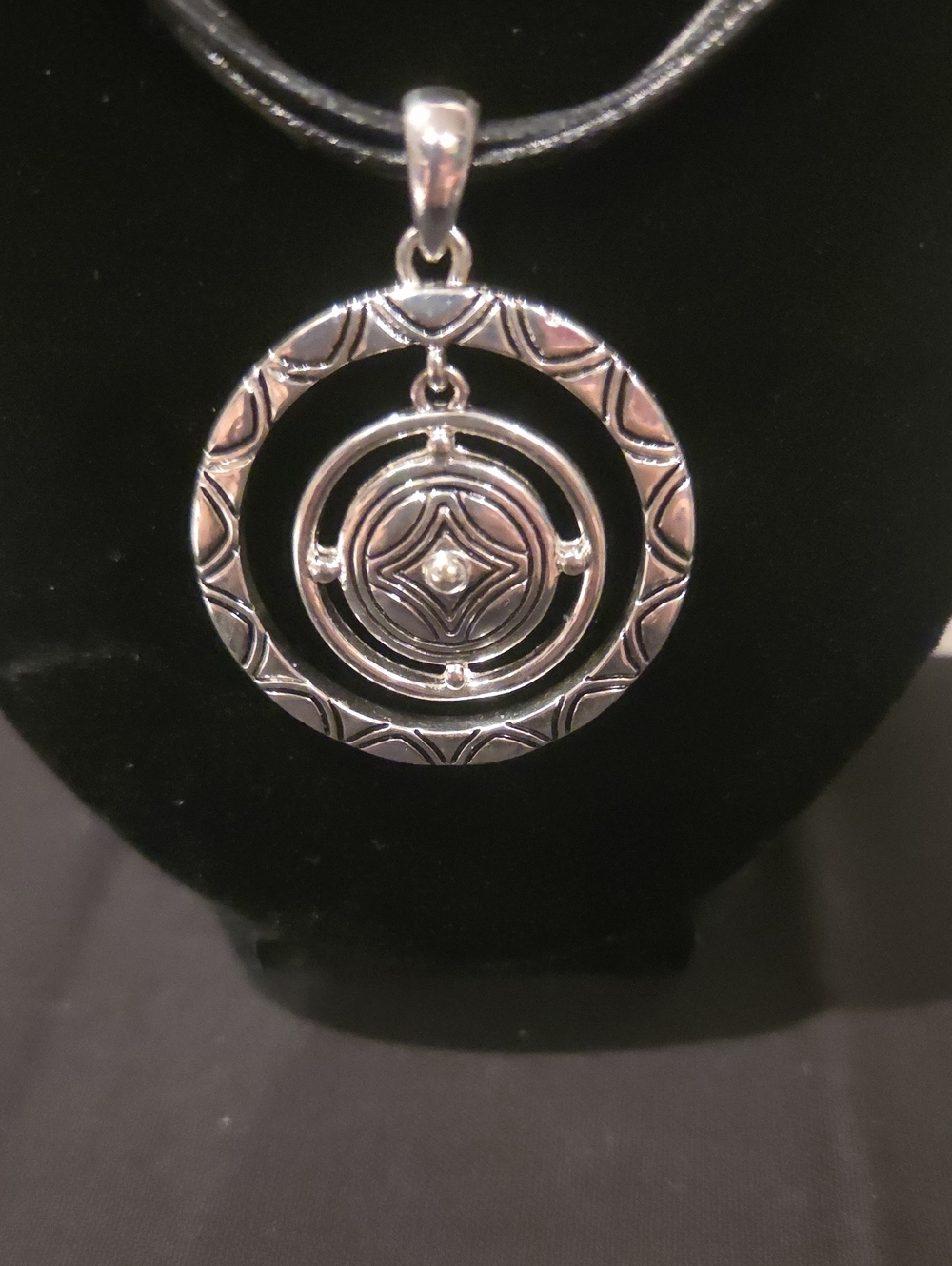 NAPIER NECKLACE - Picture 2 of 4